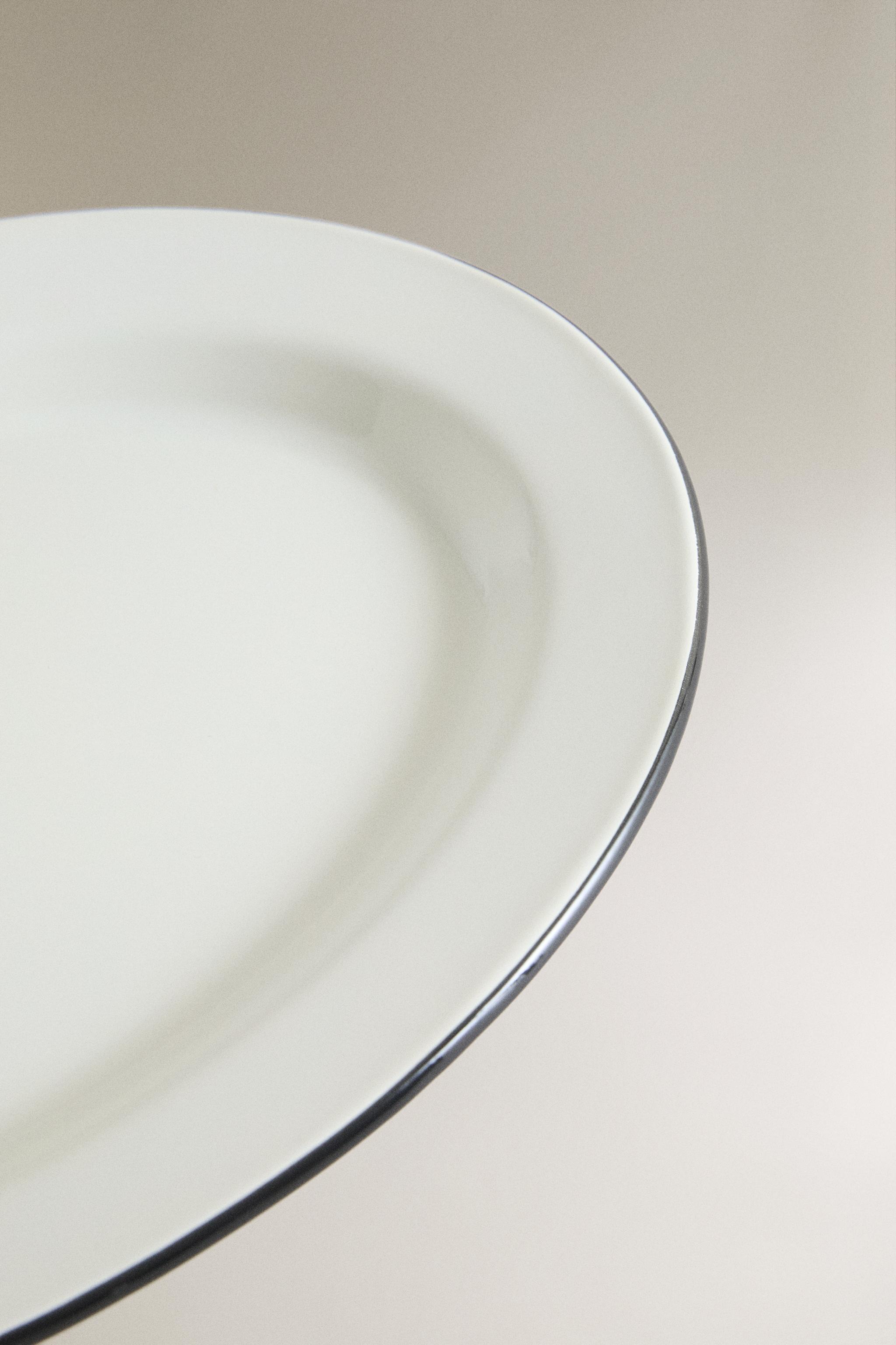 IRON RIM SERVING DISH
